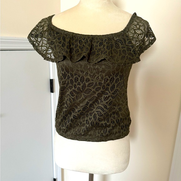 Express green lace ruffle blouse top size small - Picture 1 of 2